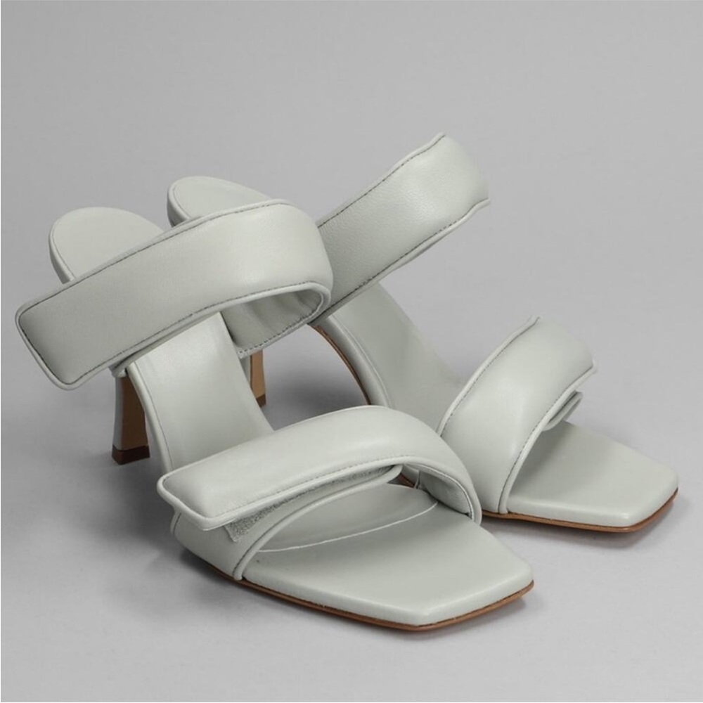 Gia x Pernille Teisbaek Perni Puffy Leather Heels Size 38 Velcro Cream Gray